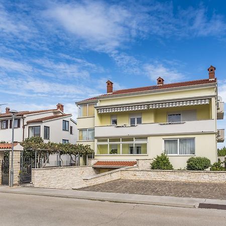 Alto Apartments Umag Exterior photo