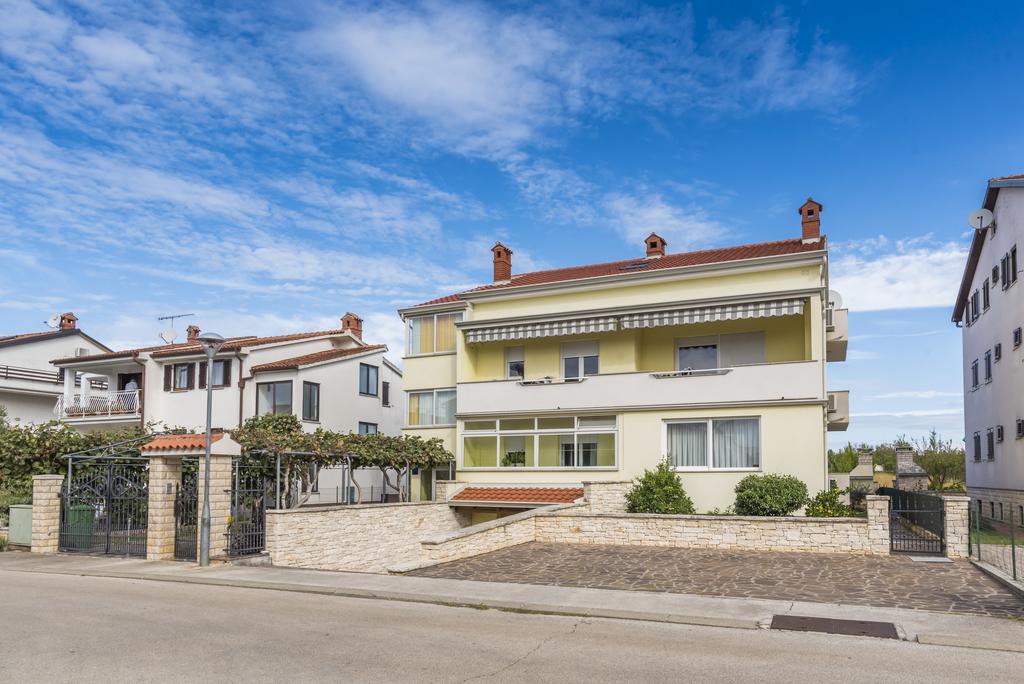 Alto Apartments Umag Exterior photo