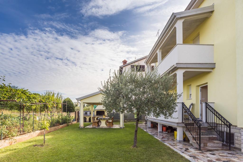 Alto Apartments Umag Exterior photo