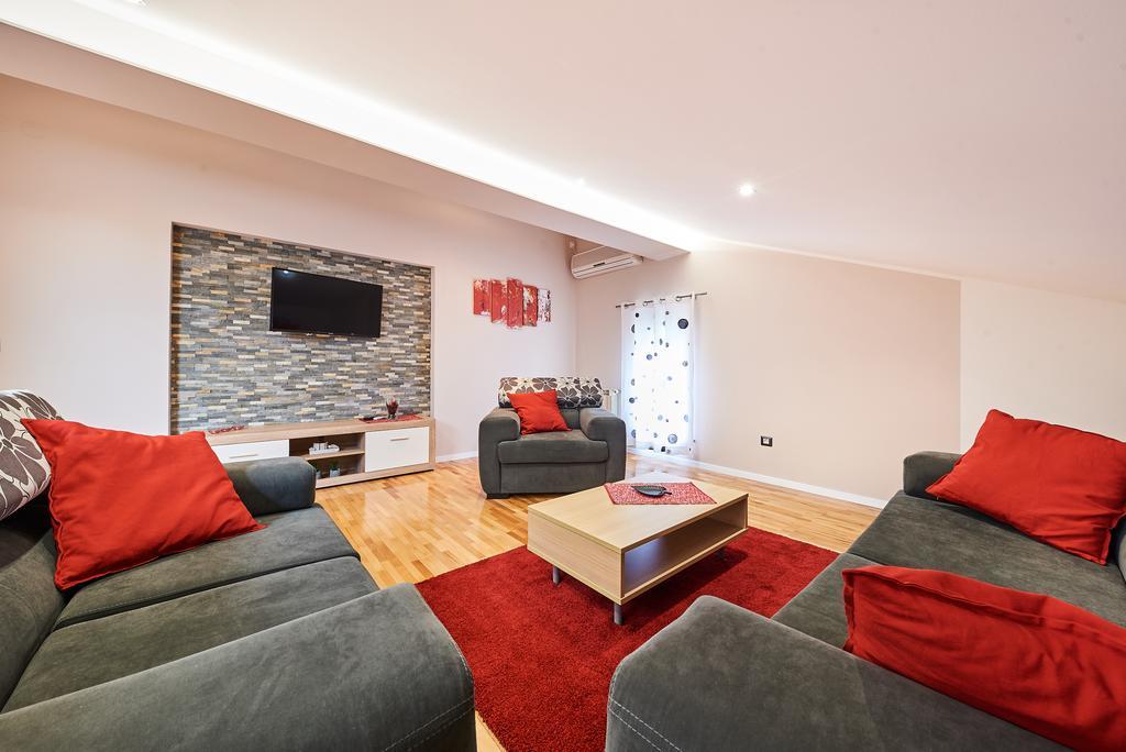 Alto Apartments Umag Exterior photo